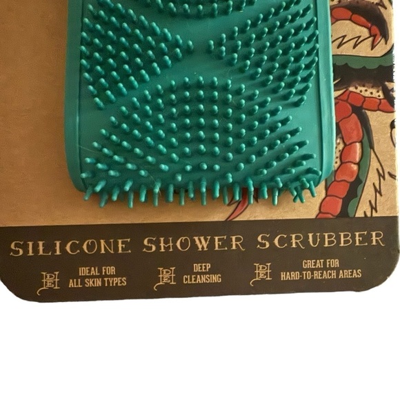 Ed hardy silicone shower scrubber NWT - Picture 5 of 5
